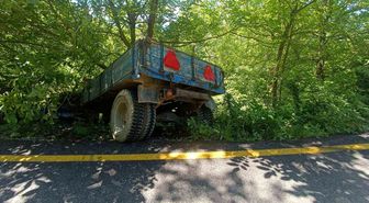 Türkeli'de traktör şarampole devrildi
