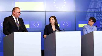 Ukrayna ve Moldova AB'ye üyelik müzakerelerinde ilk fasıl kümelerini açtı