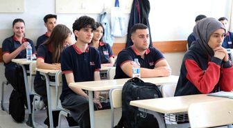 Vali Aydoğdu, Ulalar Anadolu Lisesi'nde öğrenci ve öğretmenlerle buluştu