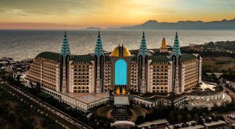 Alman Bild, Delphin Imperial’i Antalya’nın en iyi otelleri arasında gösterdi