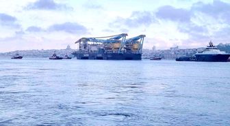 Saipem 7000 geçişi için İstanbul Boğazı 14 saat trafiğe kapatıldı