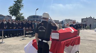 Gebze'de Savcı Ayhan Uyumaz İçin Adliye Önünde Tören Düzenlendi
