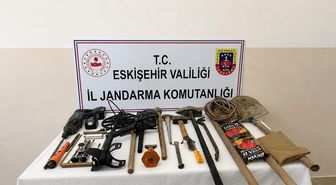 Eskişehir'de kaçak kazı yapan 3 şüpheli suçüstü yakalandı