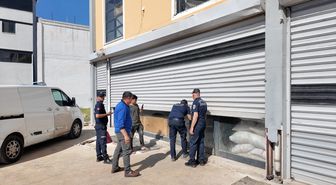 Gaziantep'te 2 ton sağlıksız kahke ele geçirildi