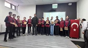Genç yürekler Peygamberimizi anlamak için yarıştı