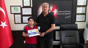 İlkokul öğrencisi kazandığı ödülü Gazze'ye gönderdi