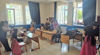 Mecitözü'nde öğrencilere saç kesimi etkinliği