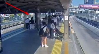Metrobüs durağında bıçaklı saldırı: 1 ölü