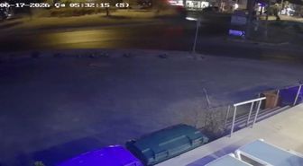 Otomobil, kavşakta takla attı; 2'si ağır 3 yaralı