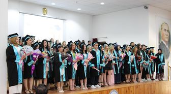 Uzunköprü Meslek Yüksekokulunda 98 öğrenci mezun oldu