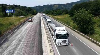 Yalova-Bursa kara yolunda asfaltlama çalışması devam ediyor