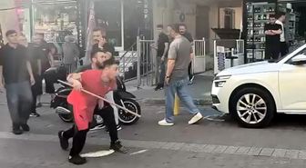 Avcılar'da tekmeli yumruklu sokak kavgası kamerada