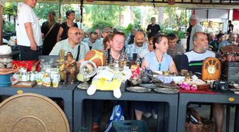 Burhaniye'de hayat pahalılığı ikinci el mezatına ilgiyi artırdı