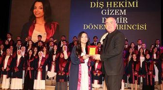Erzincan'da 82 genç diş hekimi mezuniyet coşkusu yaşadı