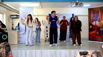 Gezici tiyatro, öğrencileri sanatla buluşturdu