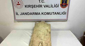 Kırşehir'de Roma dönemine ait mezar taşı ele geçirildi