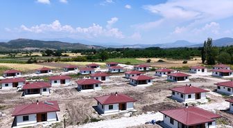 Sındırgı'daki deprem konutlarının inşası tamamlanıyor