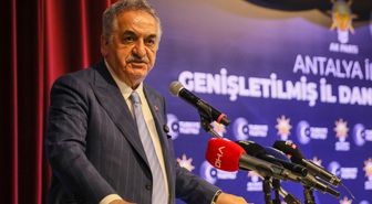 Hayati Yazıcı: AK Parti, rüzgara göre yönü değişmeyen, muhafazakar ve demokrat kimliğe sahip bir partidir