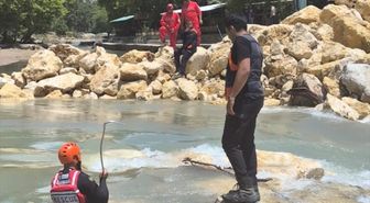 Antalya'da çayda akıntıya kapılan kişiyi arama çalışmaları sürüyor