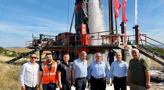 Balıkesir'de jeotermal sera bölgesindeki sondajda 60 derece sıcaklıkta suya ulaşıldı