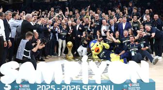 Basketbol Süper Ligi'nde şampiyon Fenerbahçe Beko kupasını aldı