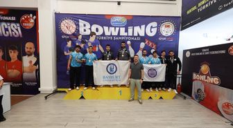 Bayburt Üniversitesi bowling takımı 10 madalya kazandı