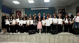 Hakkari'de çocuk korosundan müzik dinletisi
