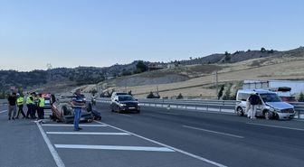 Kahramanmaraş'ta devrilen otomobilde 4 kişi yaralandı