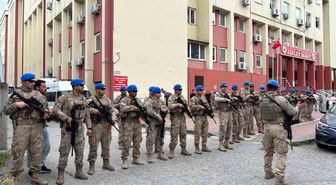 Kocaeli'de rüşvet ve tefecilik operasyonunda gözaltına alınan şüpheliler adliyede