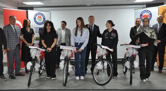 Kütahya'da 'Bir Bilenle Bilge Nesil' yarışmasının ödülleri dağıtıldı