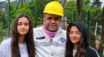 Madenciler, çocuklarının öğrenim gördüğü okulda Babalar Günü'nü kutladı