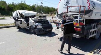 Malatya'da su tankerine çarpan aracın sürücüsü ağır yaralandı