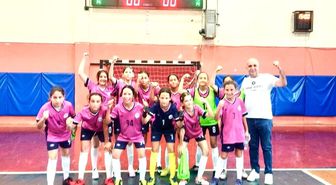 Şehit Rıfat Tunçbilek Ortaokulu'ndan futsalda büyük başarı