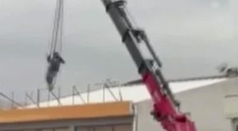 Ankara'da bir kişi vinçte sallandı: O anlar kameraya yansıdı