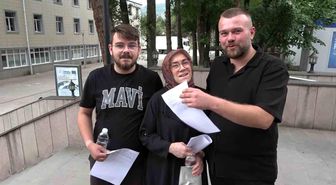 Amasya'da iki oğluyla birlikte YKS'ye giren anne: 'Haydi anne dediler'