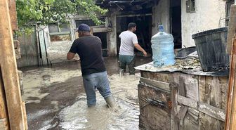 Burdur'da sağanak sonrası bazı evleri su bastı