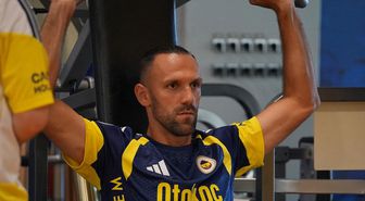 Herkes tatildeyken o durmuyor! Vedat Muriqi, çalışmalara başladı