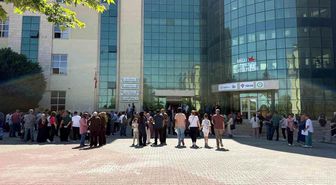 Iğdır'da YKS heyecanı: Öğrenciler ailelerinin dualarıyla sınava girdi