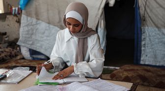 İsrail saldırılarından bu yana ilk kez Gazze'deki lise bitirme sınavları Batı Şeria ile eş zamanlı başladı