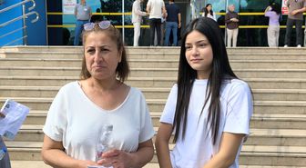 Karabük'te anne ve kızı aynı okulda üniversite sınavına girdi