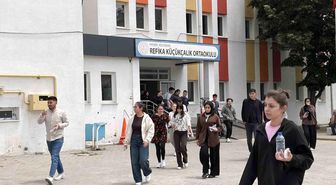 Kayseri'de polis geç kalan adayları sınava yetiştirmek için seferber oldu