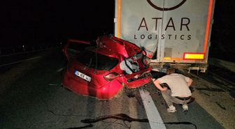 Park halindeki TIR'a arkadan çarpan otomobilin sürücüsü öldü