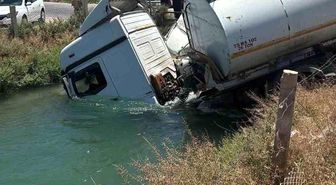 Şanlıurfa'da tanker ve kamyon sulama kanalına düştü: 2 yaralı