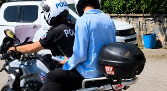 Şanlıurfa'da YKS'ye geç kalan öğrencileri polis yetiştirdi