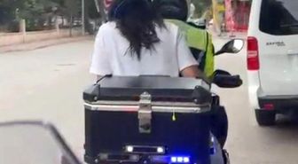 Sınava geç kalan öğrencilerin imdadına polis yetişti