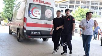 Sınavda rahatsızlanan genç ambulansla hastaneye sevk edildi