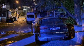 Ümraniye'de Park Halindeki Otomobilde Silah ve Kan İzi Bulundu