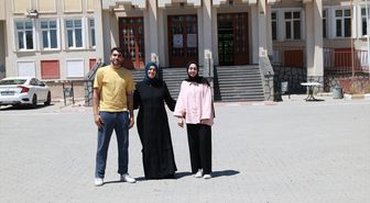 Van'da ev hanımı anne iki çocuğuyla üniversite sınavına girdi