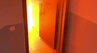 4 katlı binada yangın; mahsur kalan 2 kişi itfaiye ekipleri tarafından kurtarıldı
