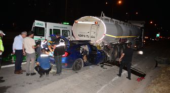 Adana'da tankerle çarpışan otomobildeki baba öldü, 2 çocuğu yaralandı